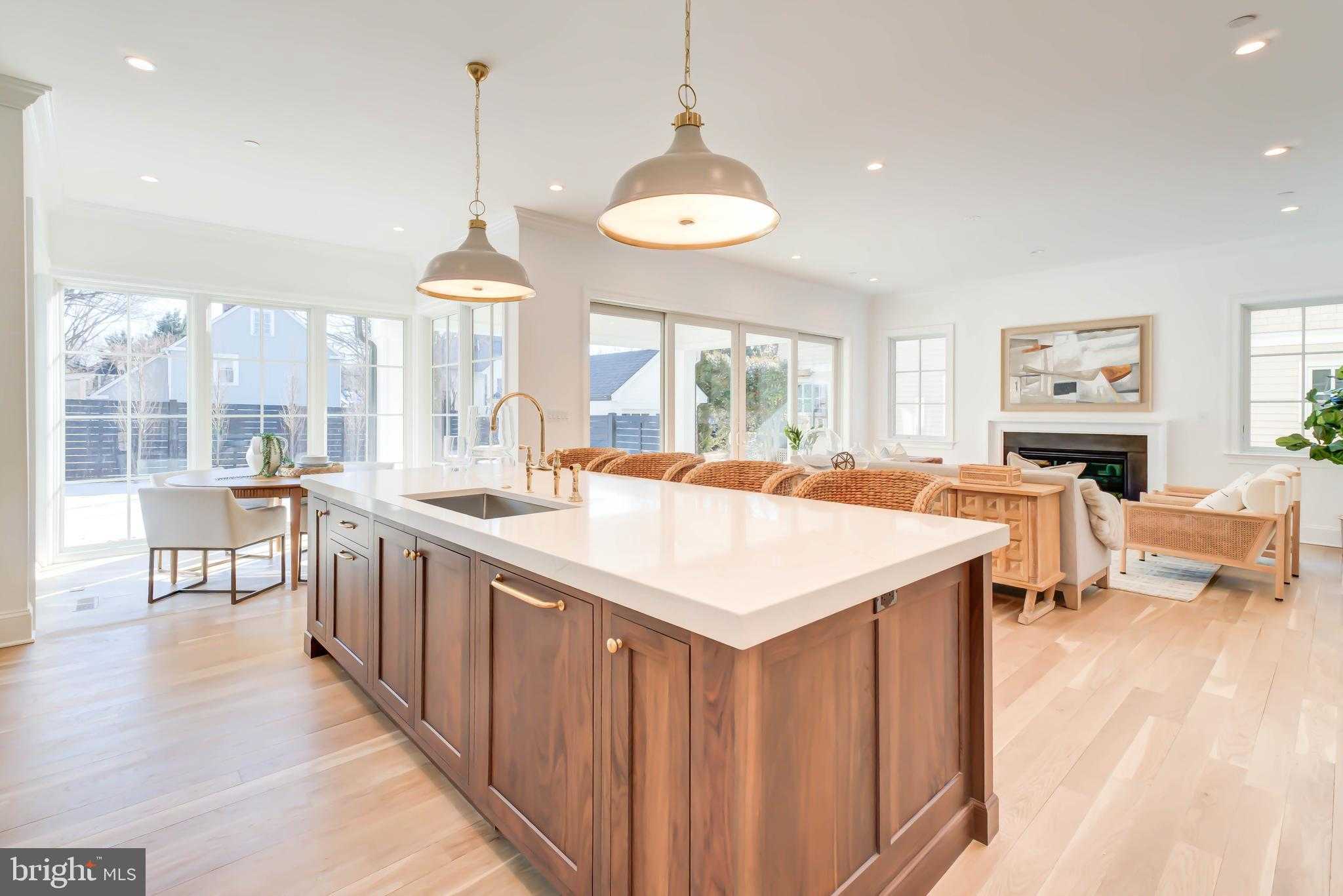 4422 Walsh St photo 30