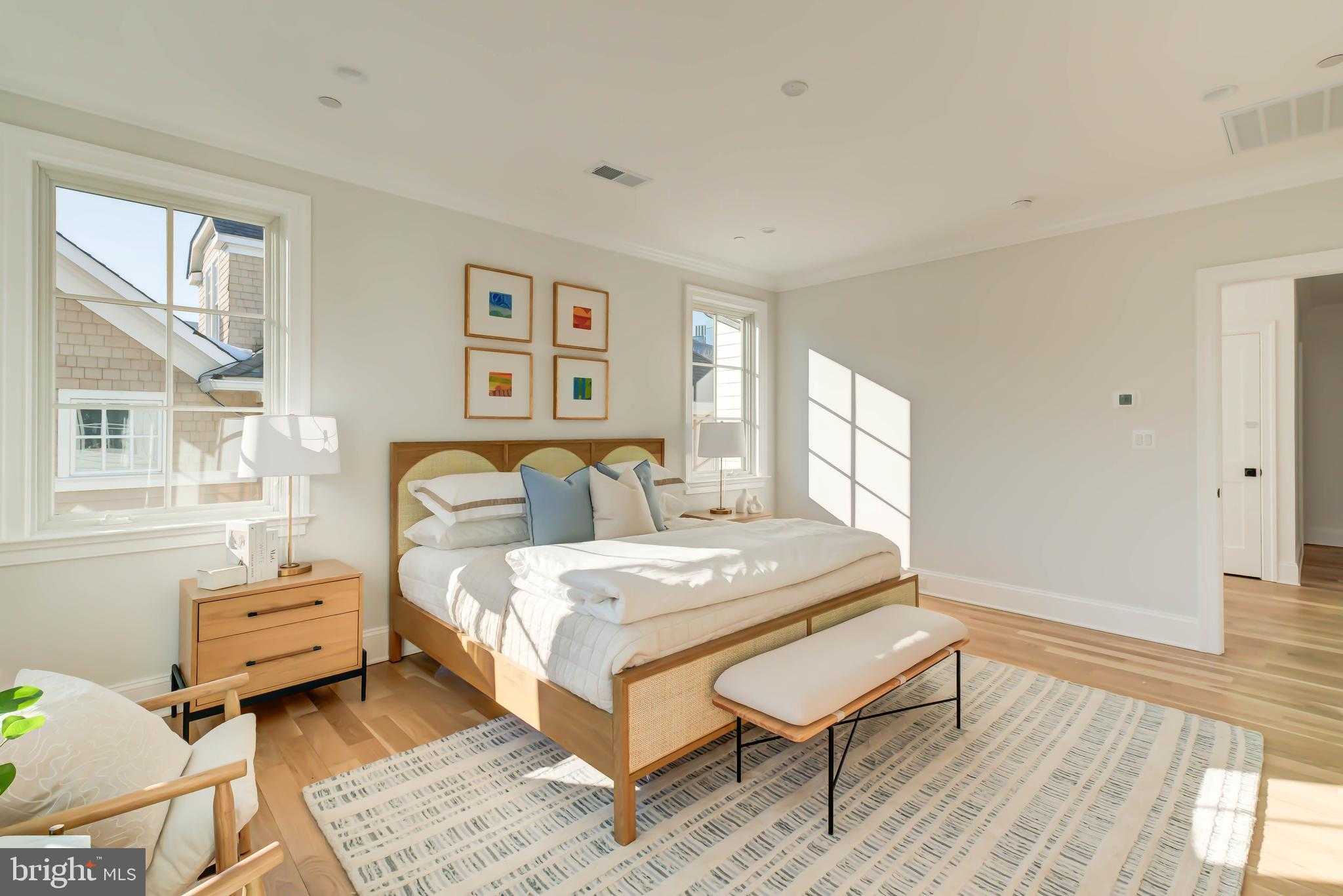 4422 Walsh St photo 48