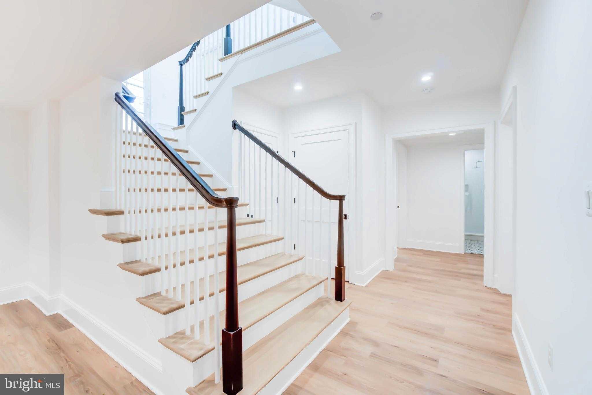 4422 Walsh St photo 72