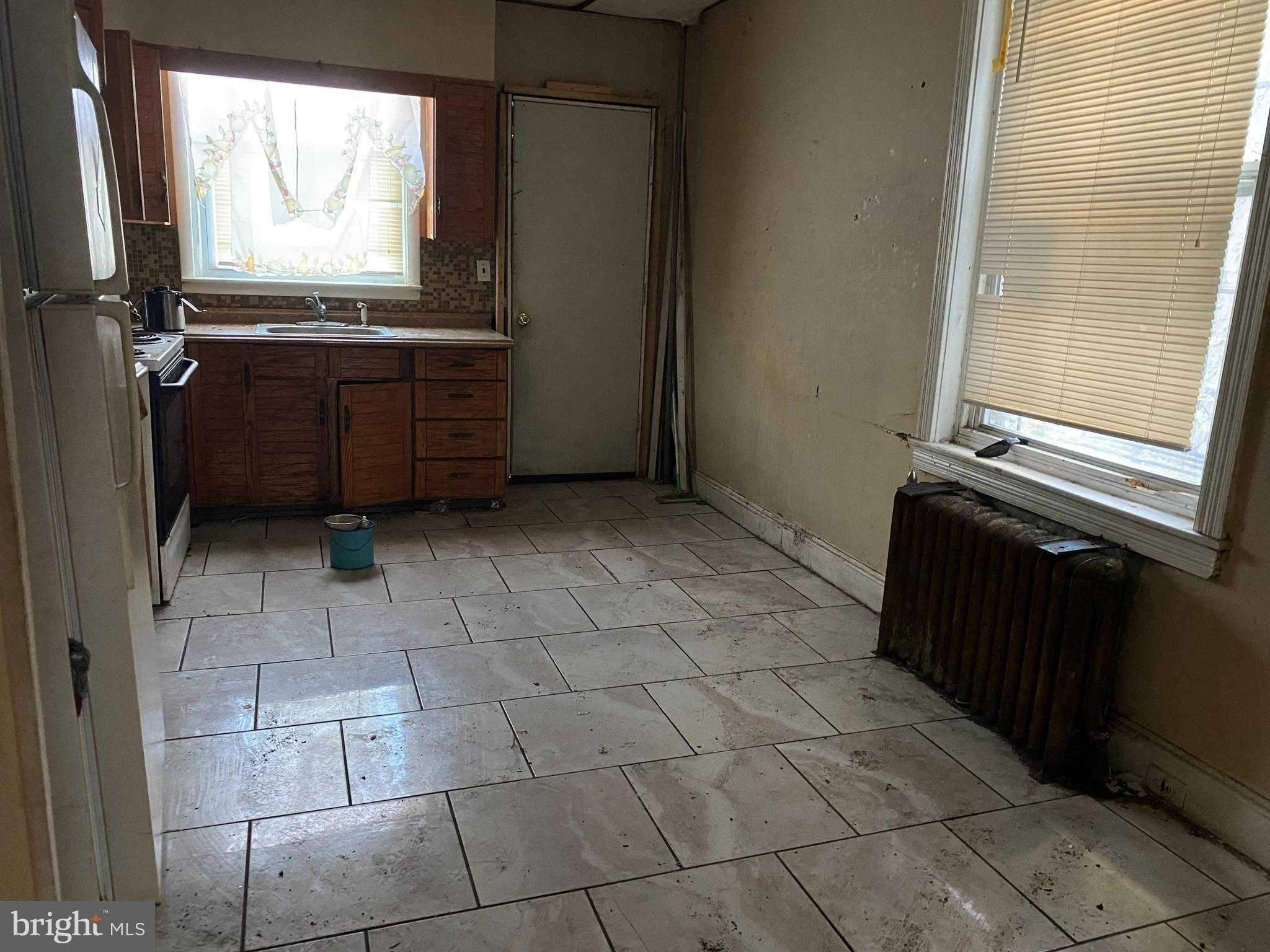 3844 N Gratz St photo 7