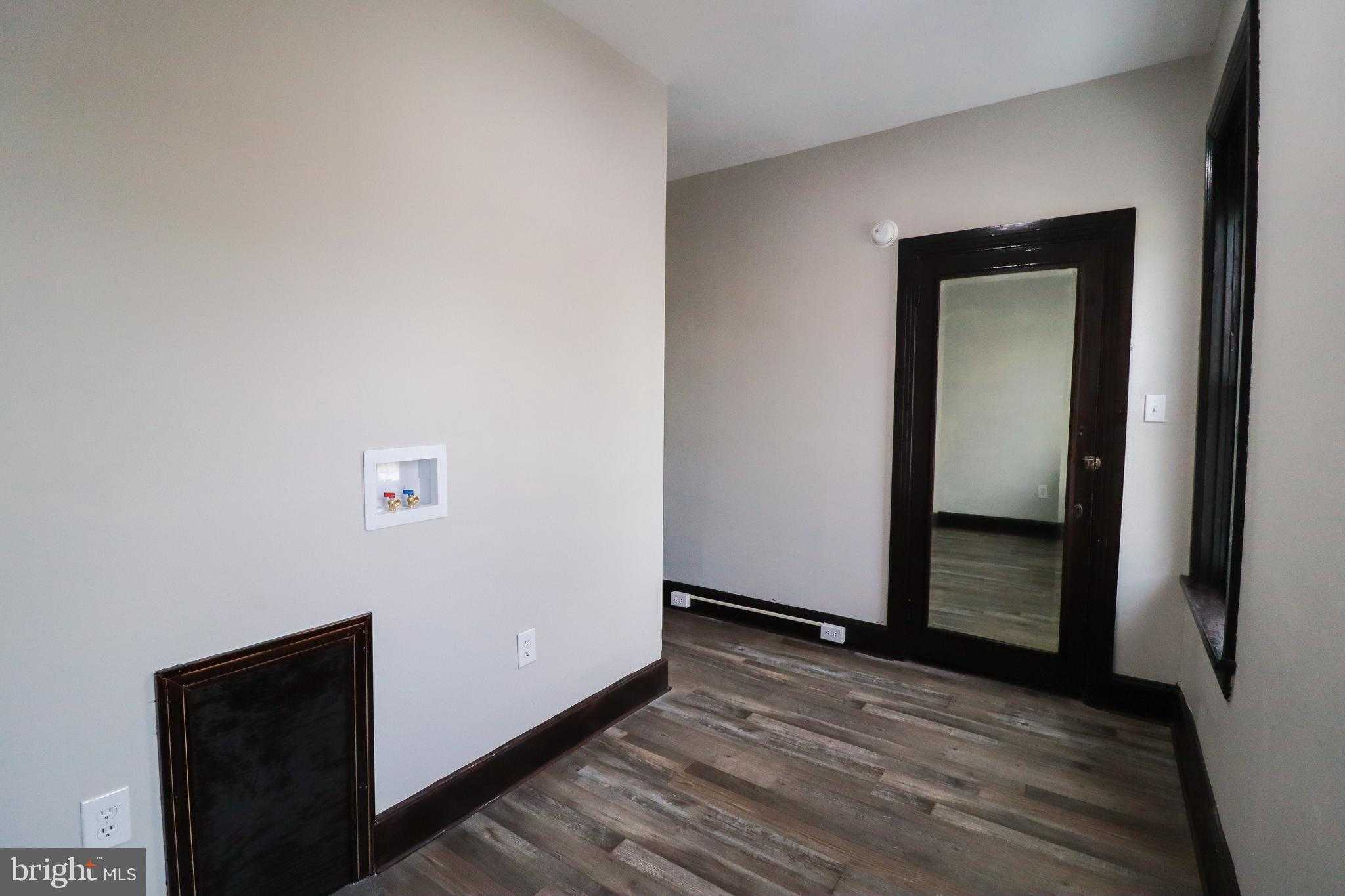 1708 State St photo 20