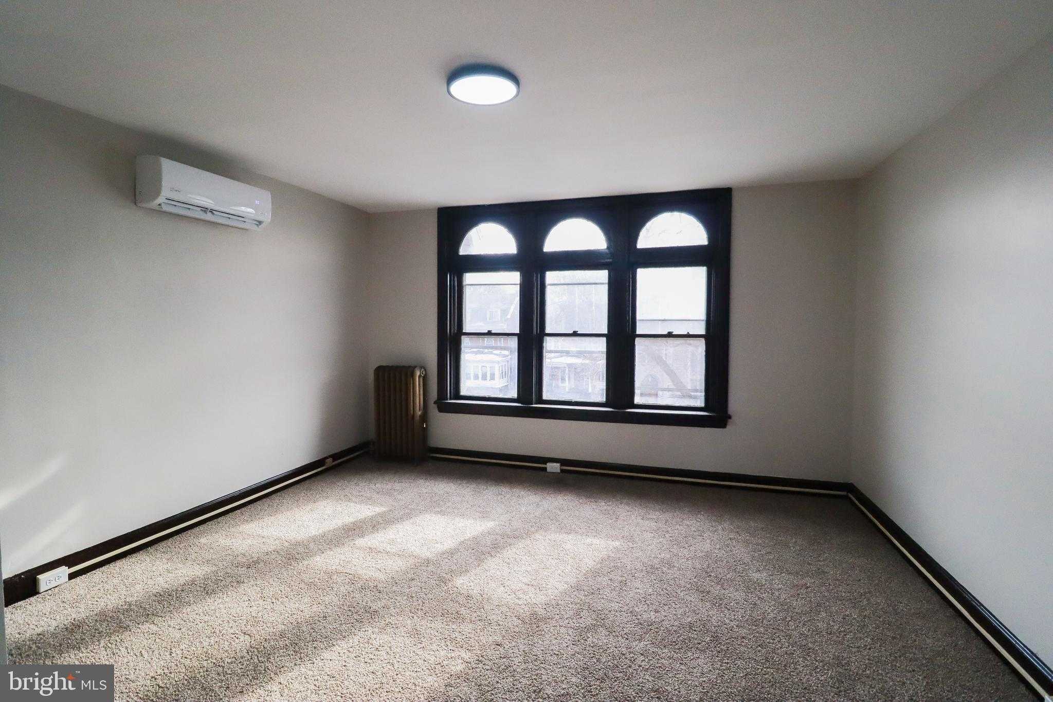 1708 State St photo 27