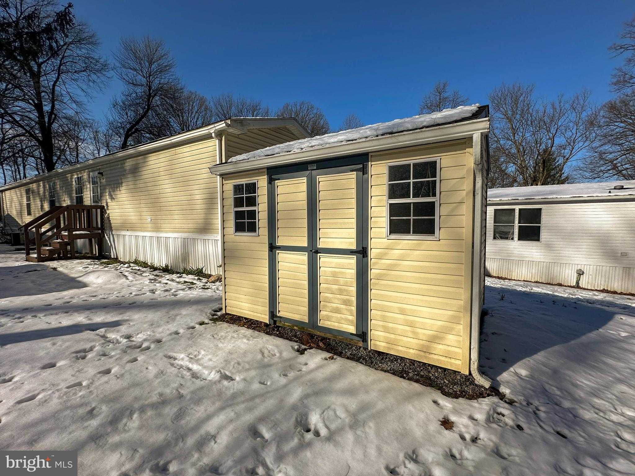 760 Azalea Ln photo 10