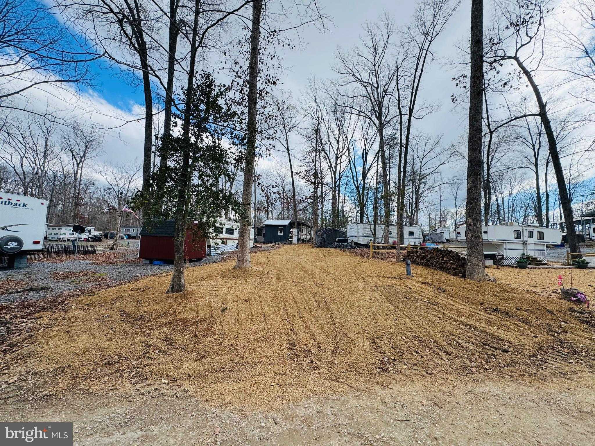 110 Jeans Dr photo 3