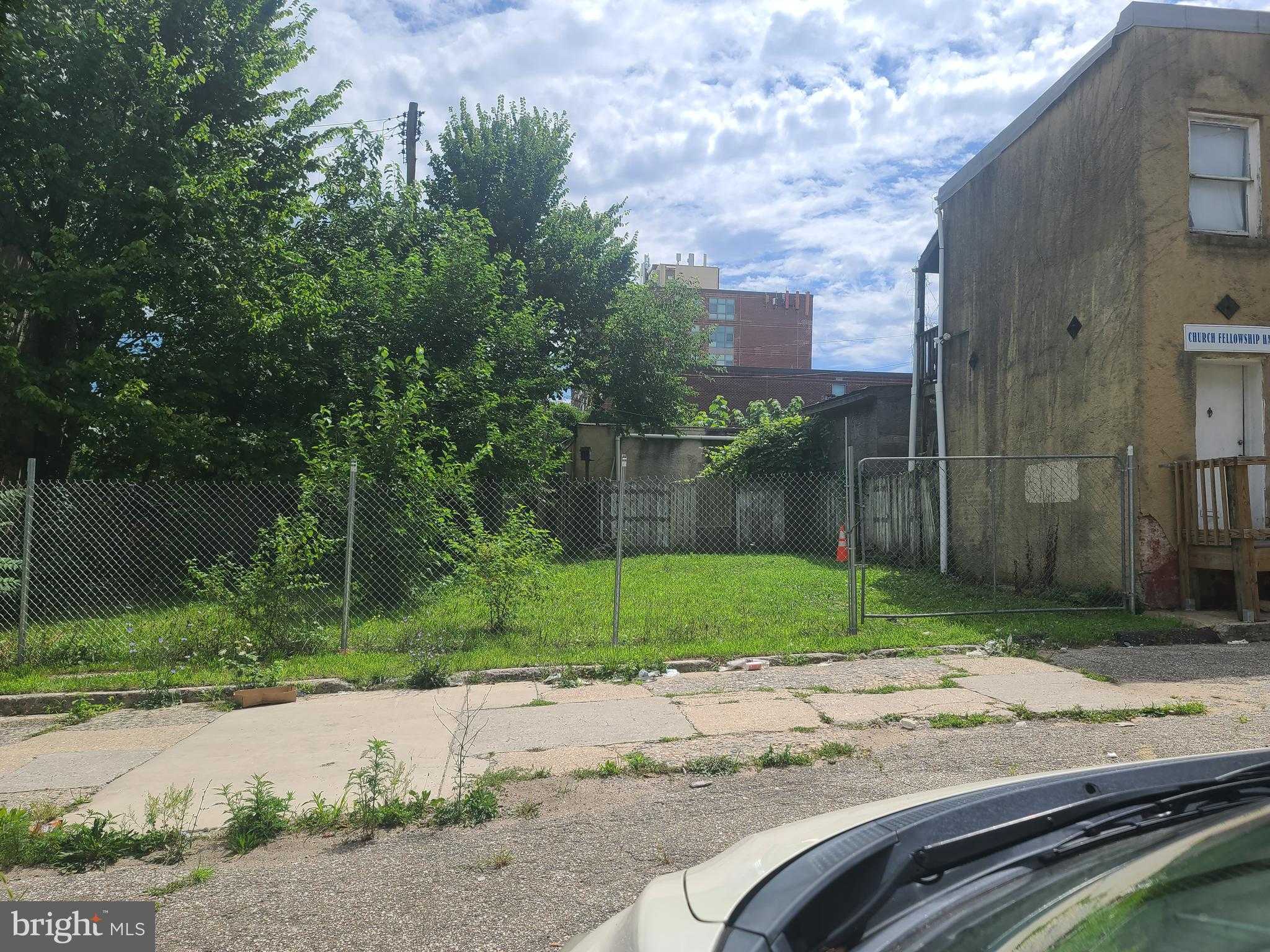 5 N Carlton St photo 3