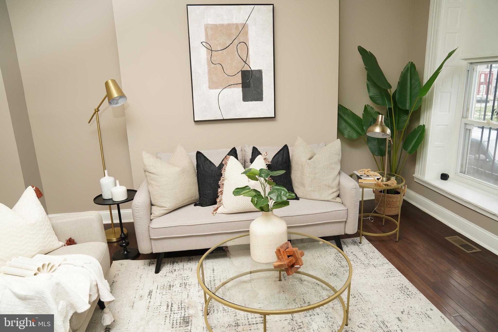 1722 E Lanvale St photo 8