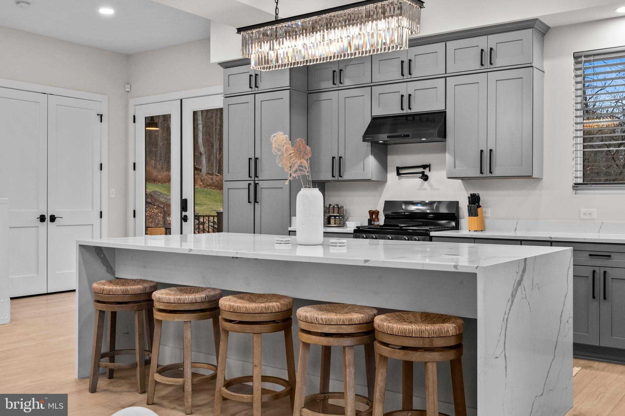 13543 Hanging Rock Ln photo 11