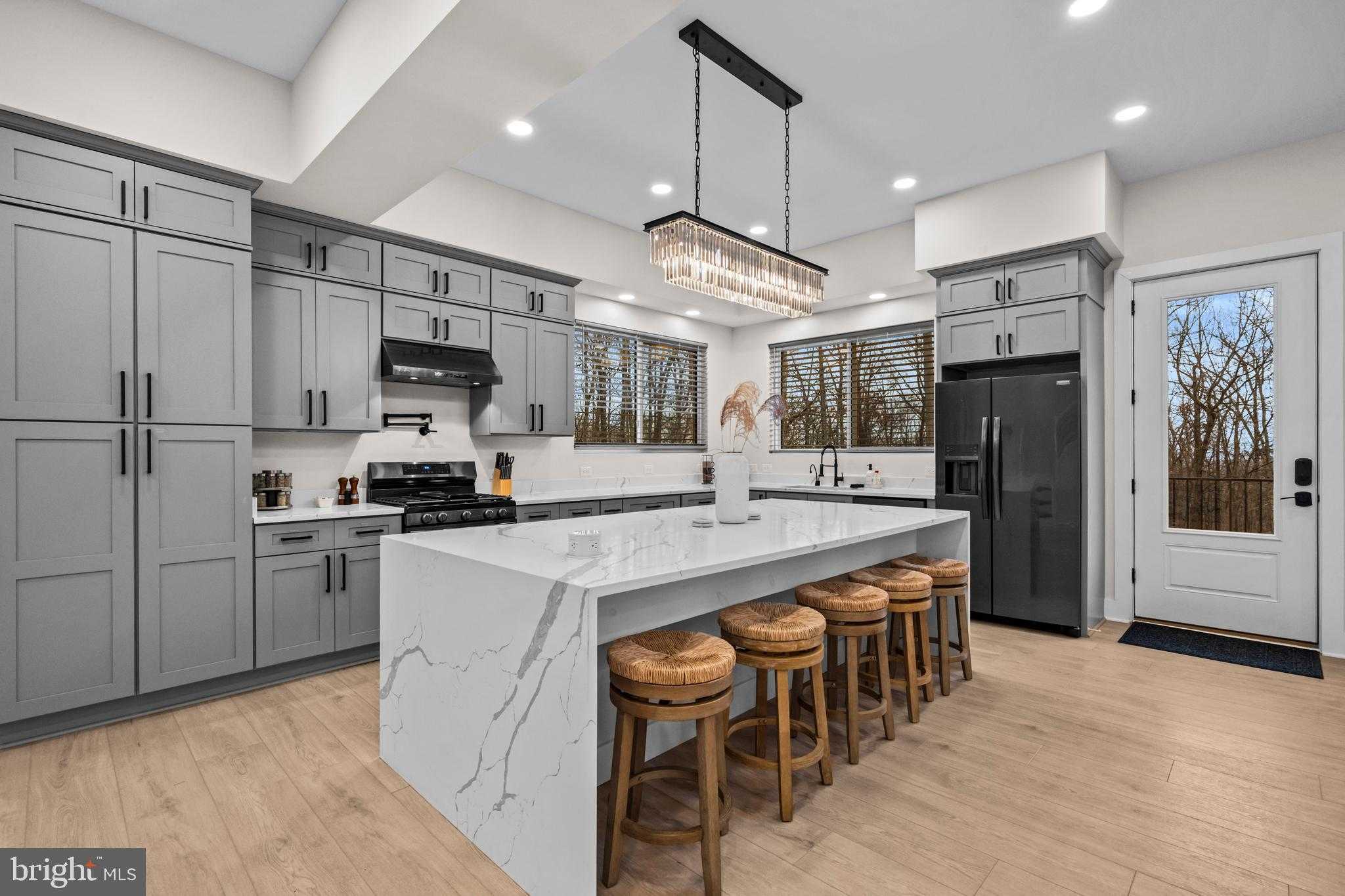 13543 Hanging Rock Ln photo 12