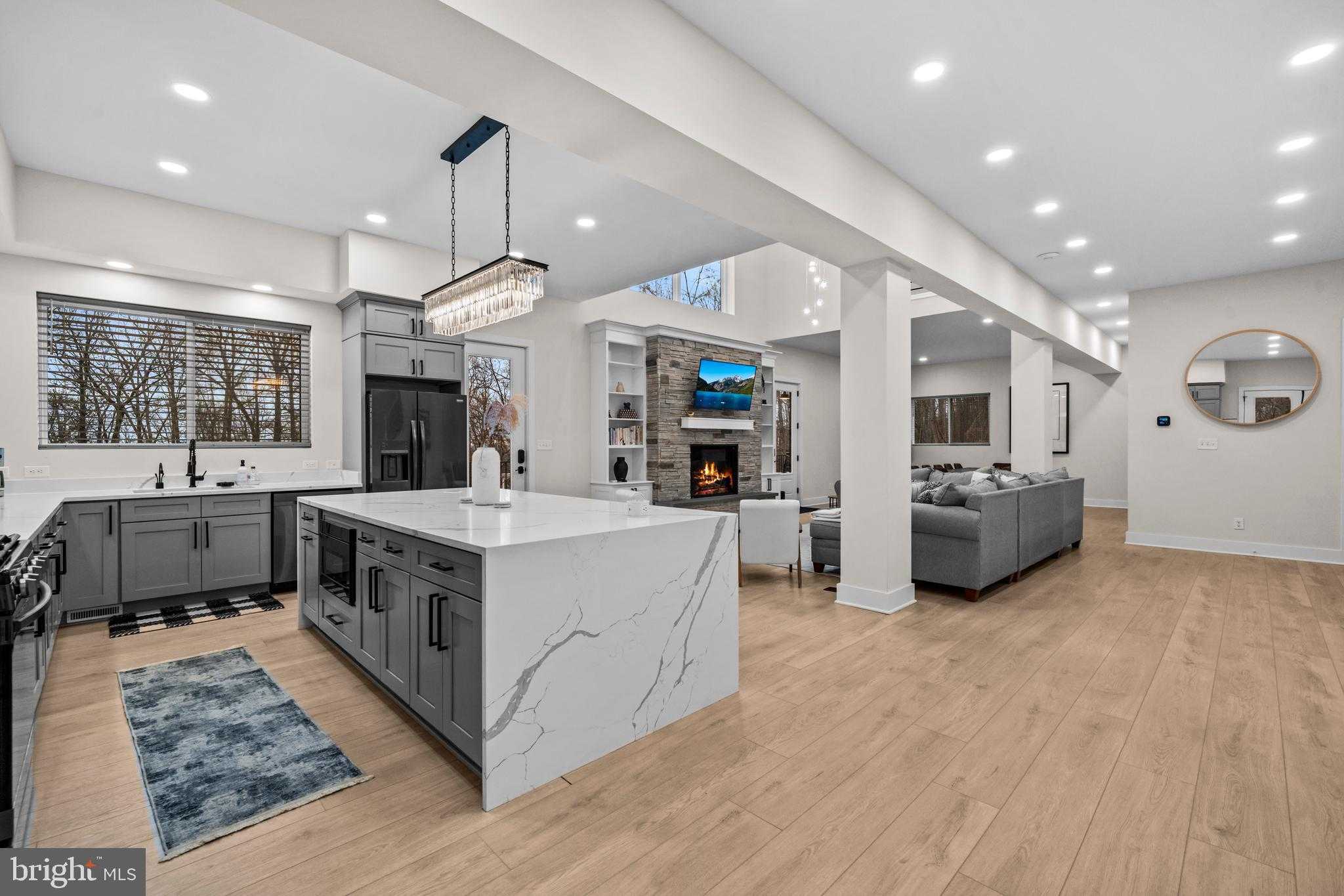 13543 Hanging Rock Ln photo 13