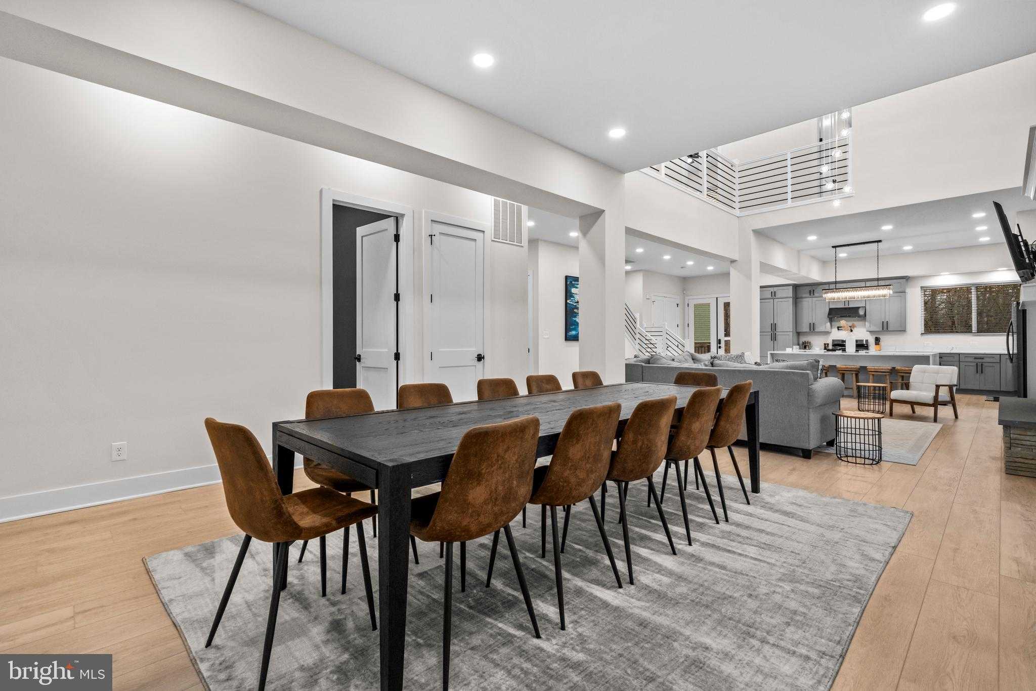 13543 Hanging Rock Ln photo 17