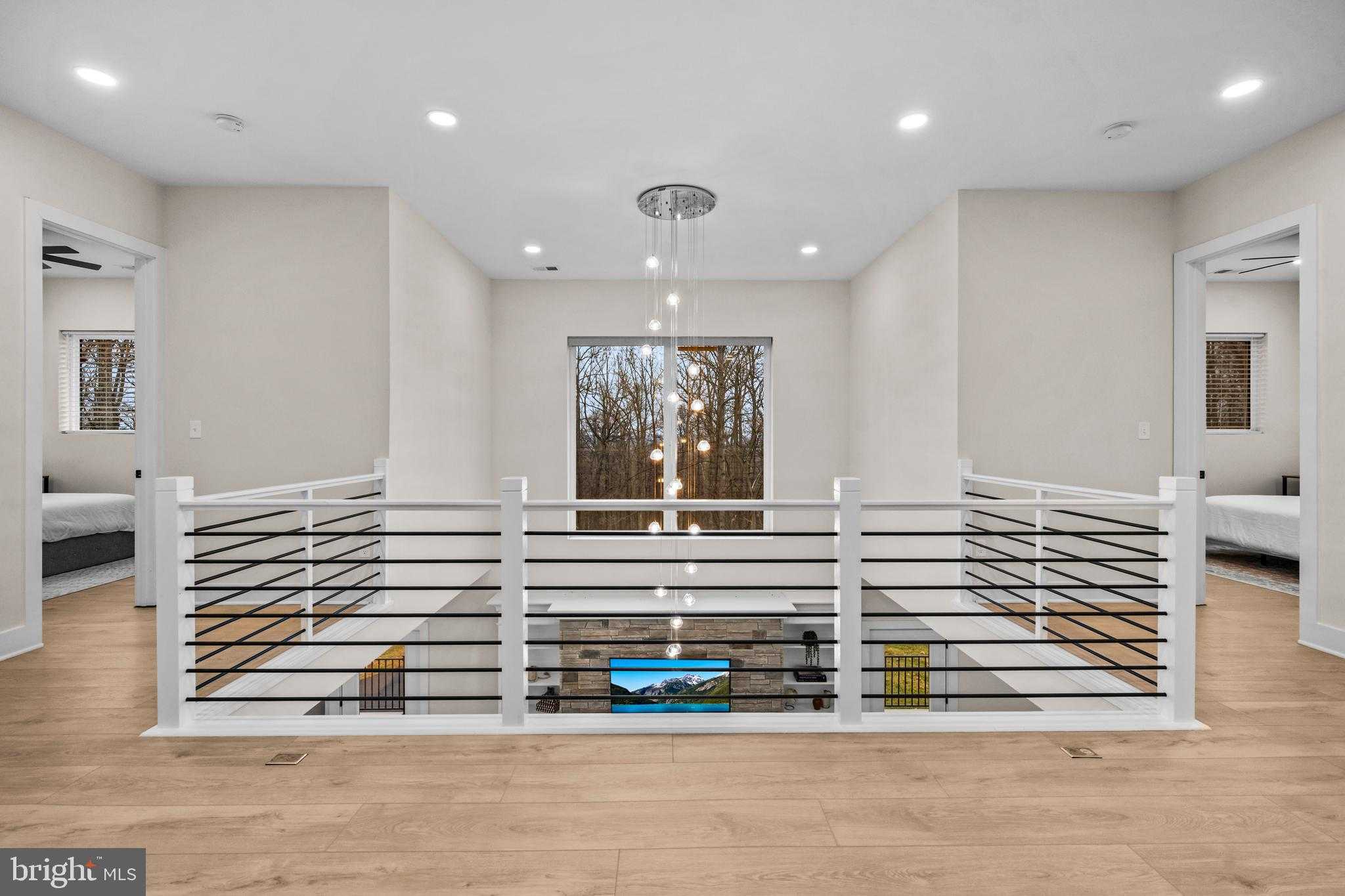 13543 Hanging Rock Ln photo 20