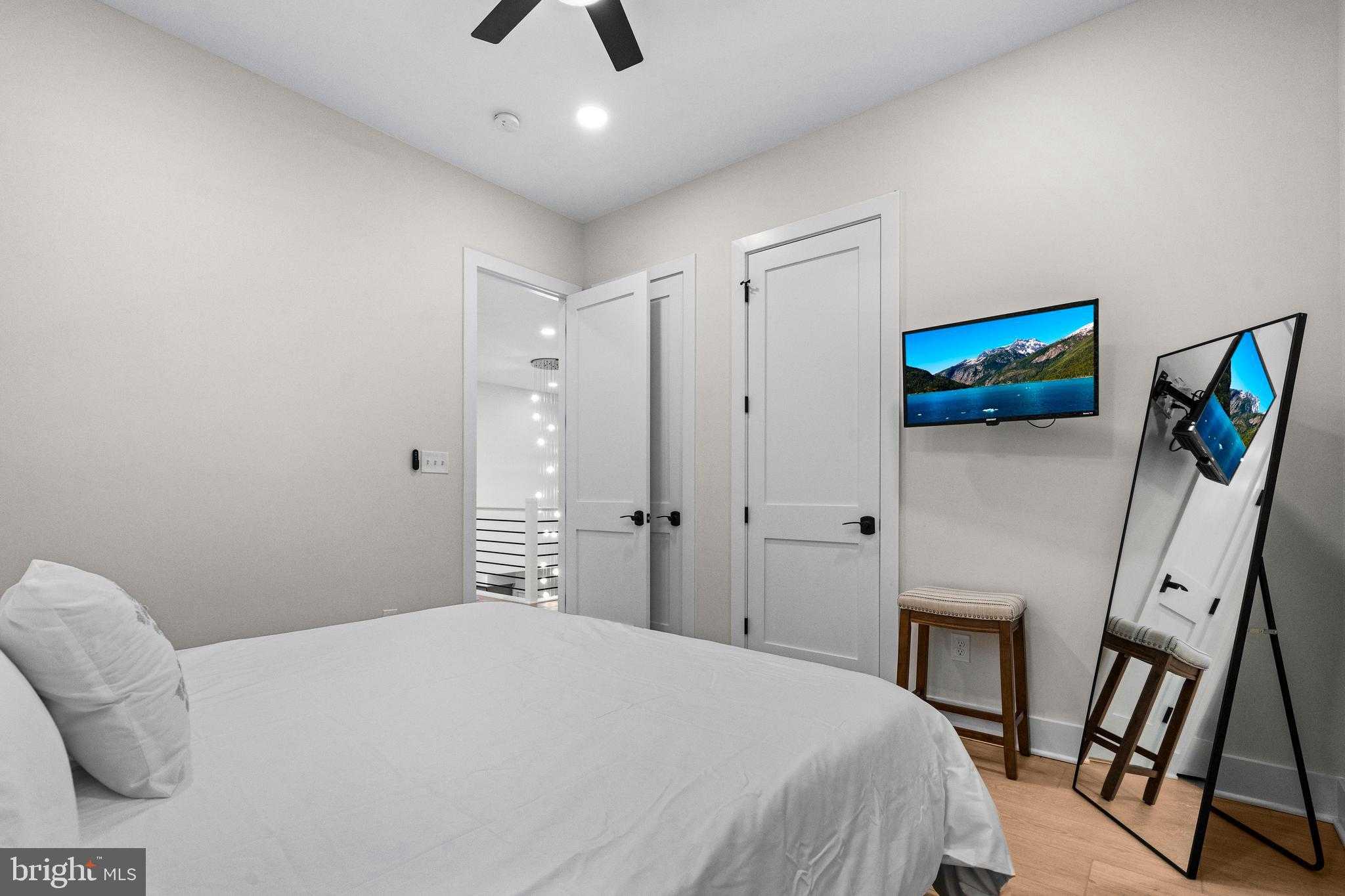 13543 Hanging Rock Ln photo 22