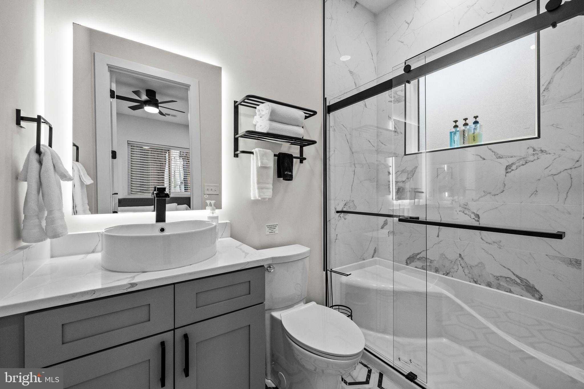 13543 Hanging Rock Ln photo 23