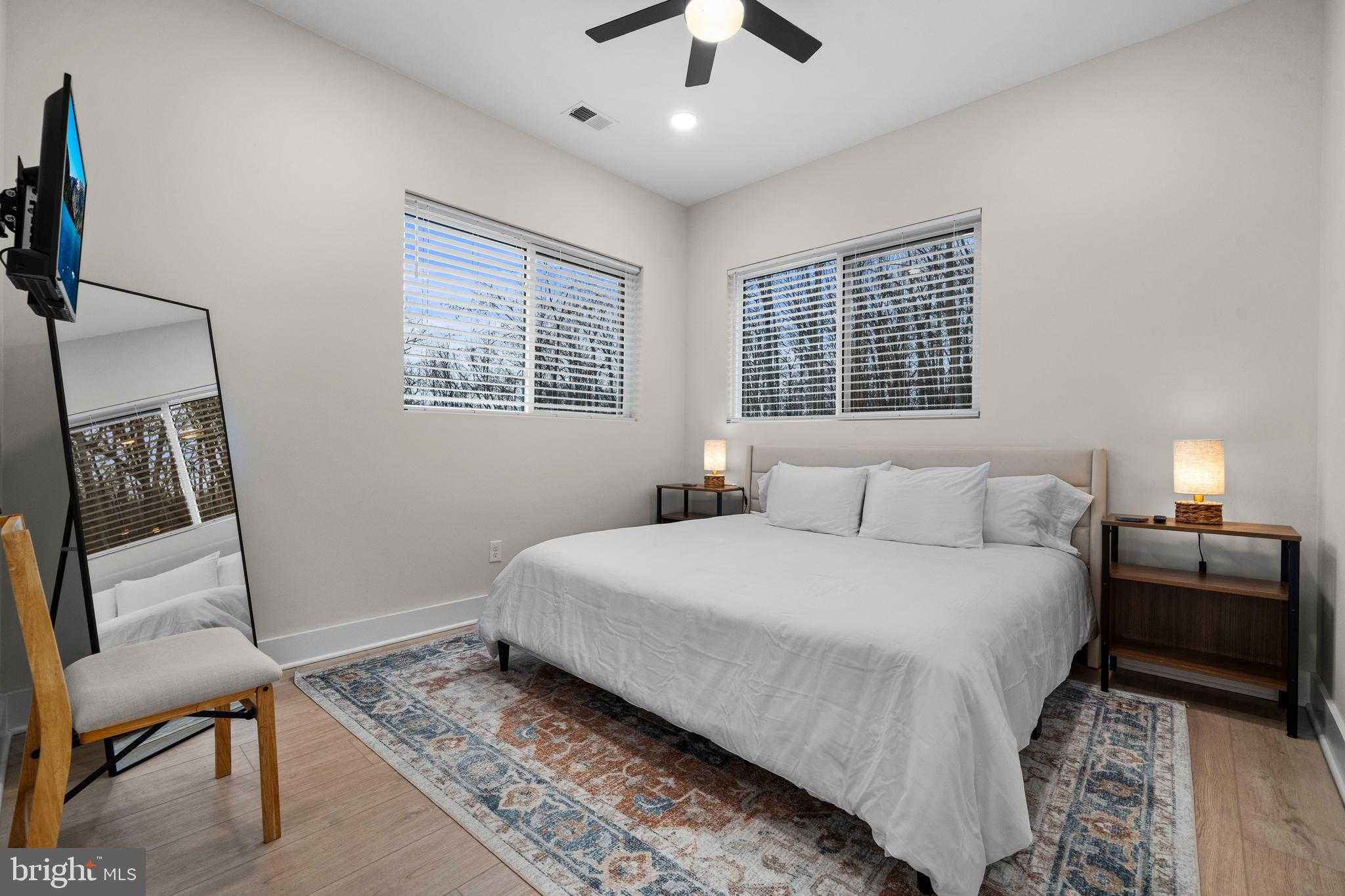 13543 Hanging Rock Ln photo 24