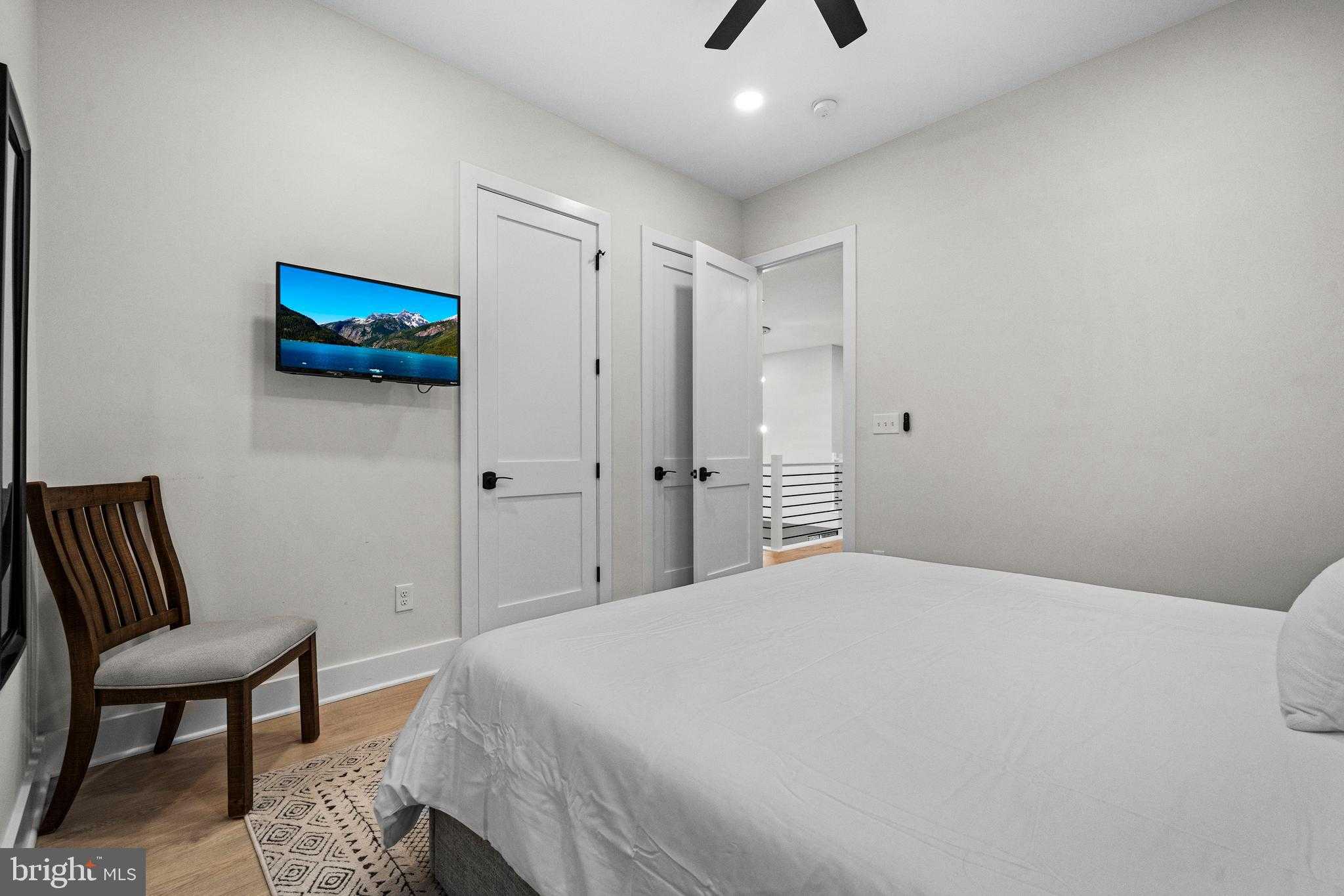 13543 Hanging Rock Ln photo 27