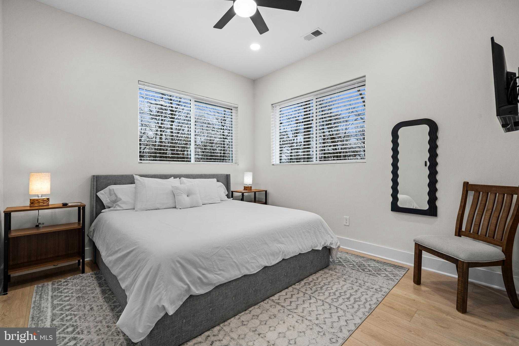 13543 Hanging Rock Ln photo 29