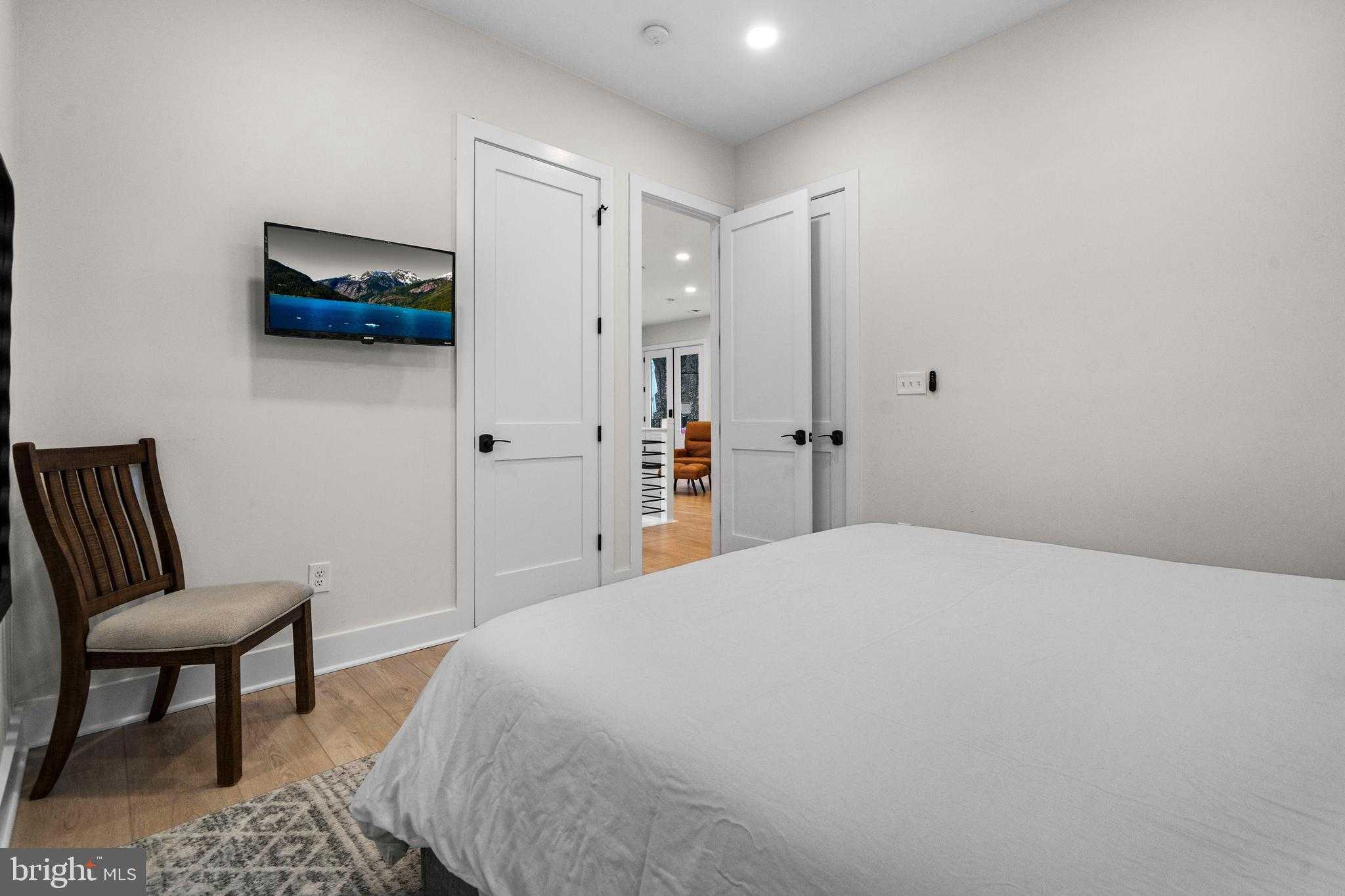 13543 Hanging Rock Ln photo 30