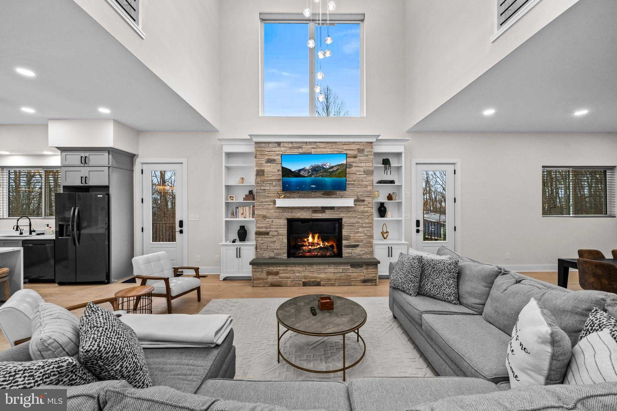 13543 Hanging Rock Ln photo 6