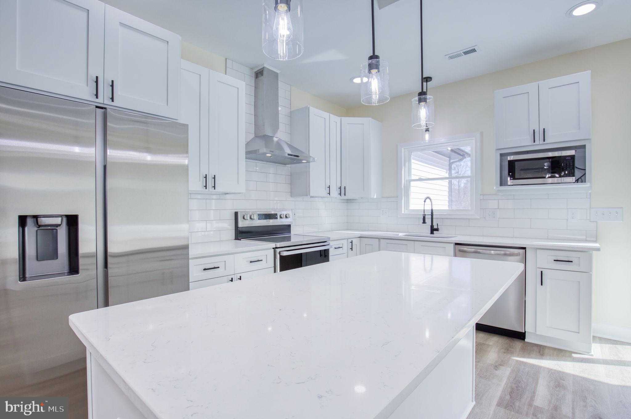 49 Poplar Ln photo 2