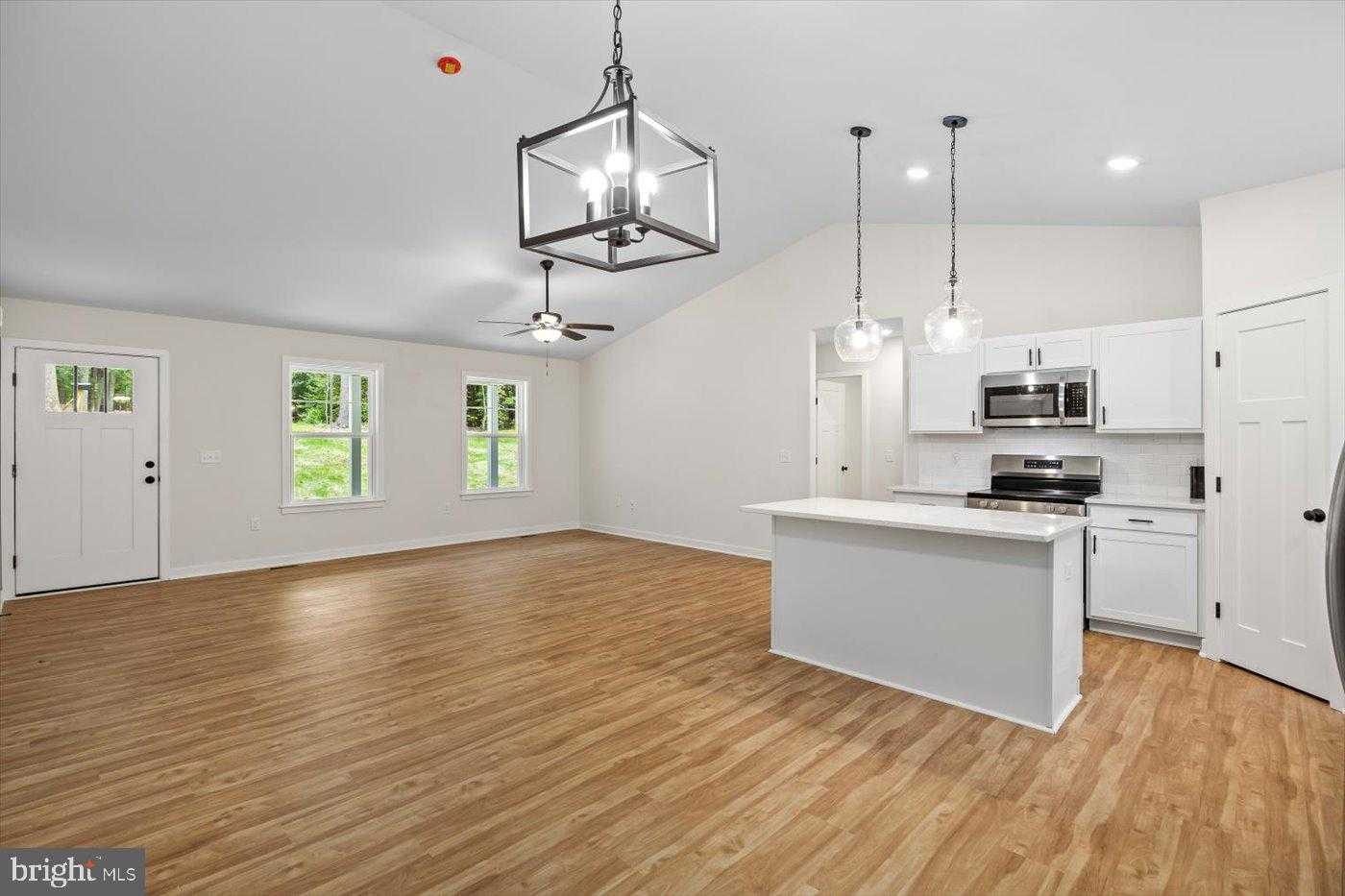 8339 Kennedy Dr photo 19