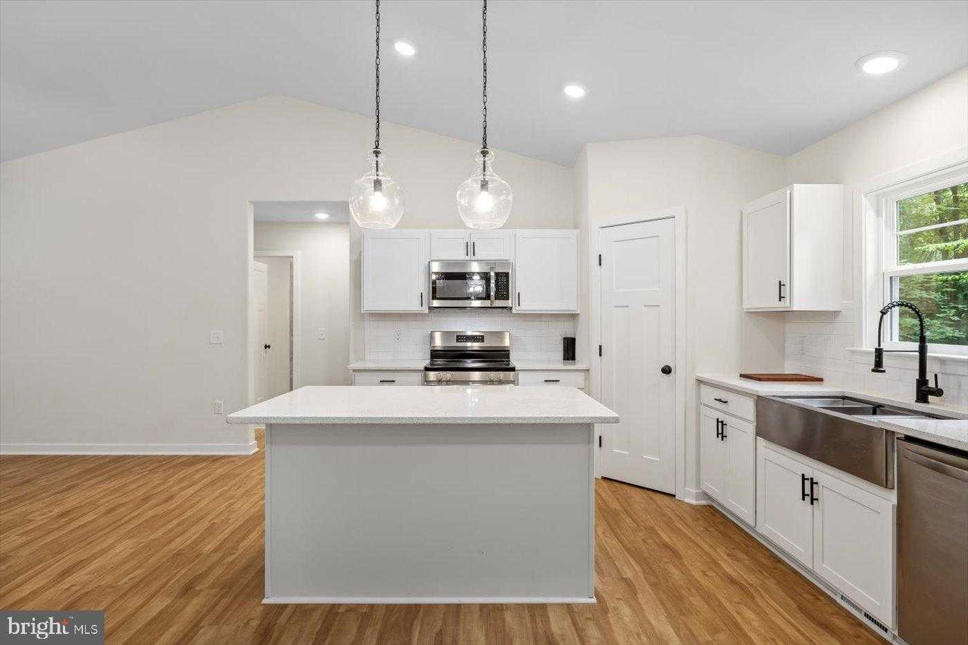 8339 Kennedy Dr photo 20