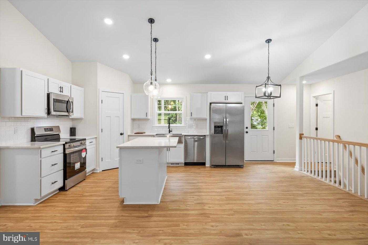 8339 Kennedy Dr photo 23