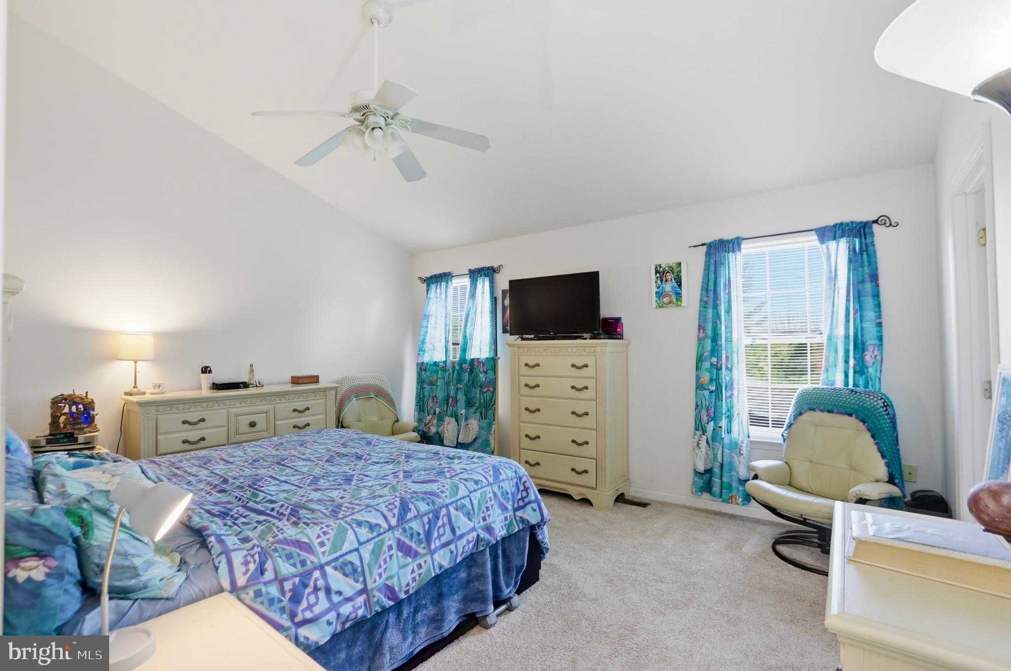 145 Maplewood CT photo 16