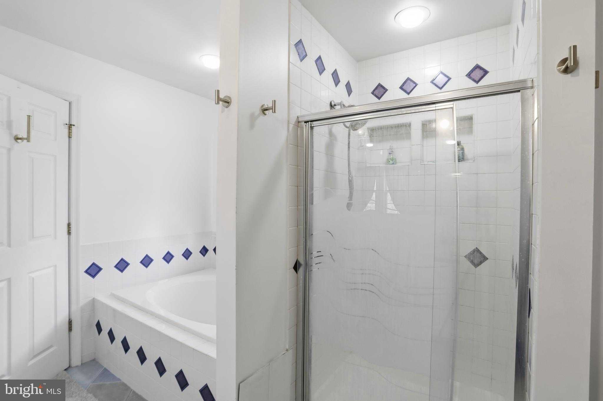 145 Maplewood CT photo 18