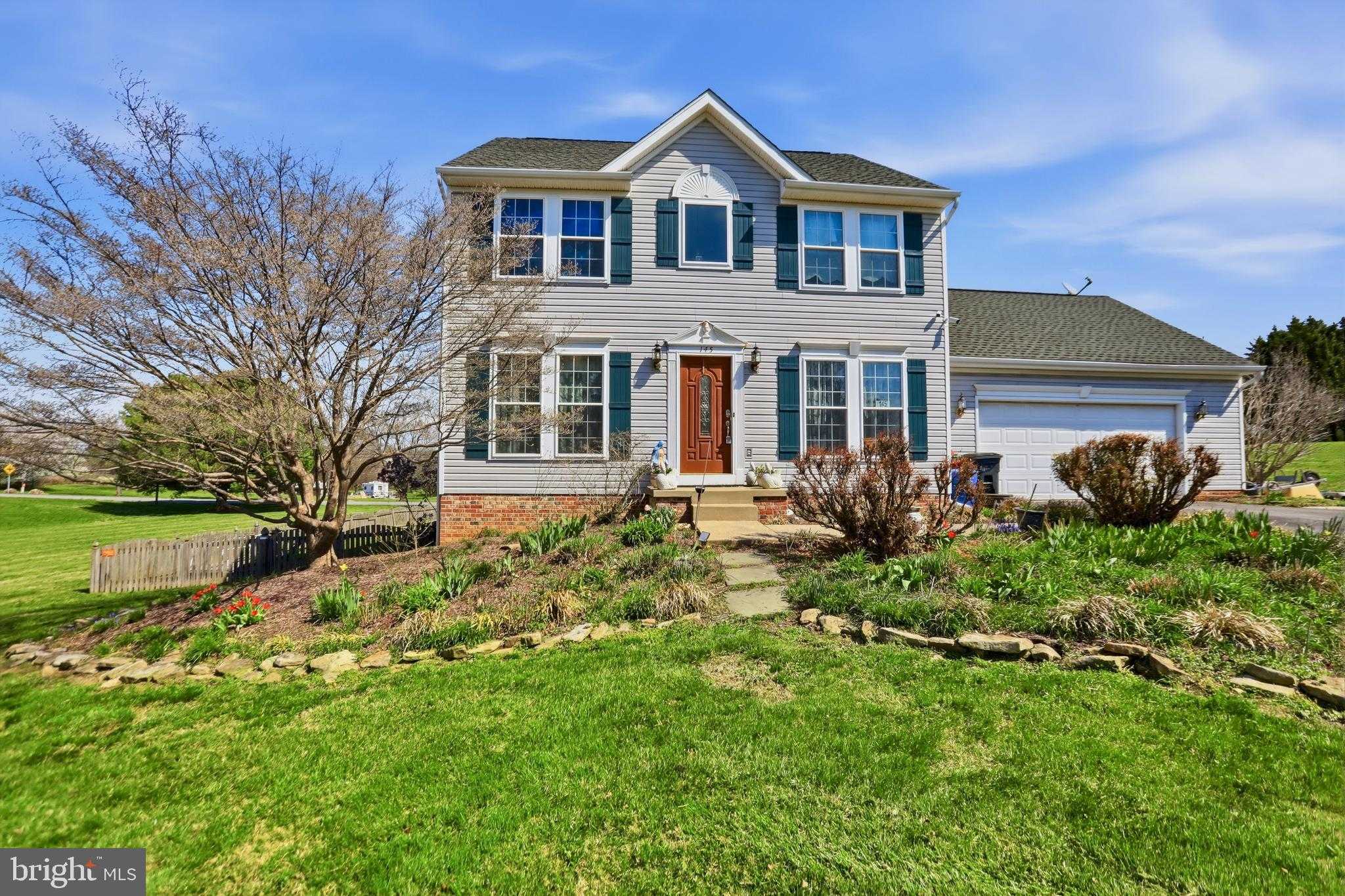 145 Maplewood CT photo 3