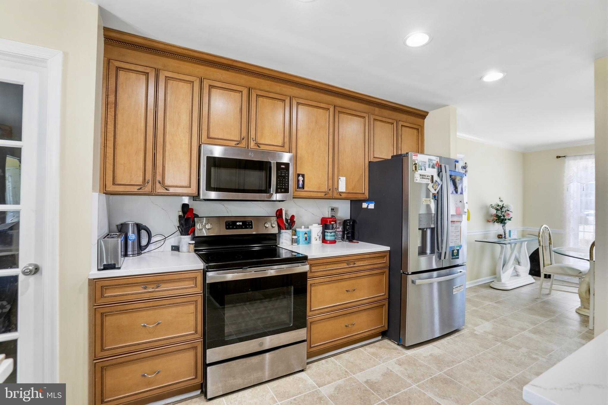 145 Maplewood CT photo 9