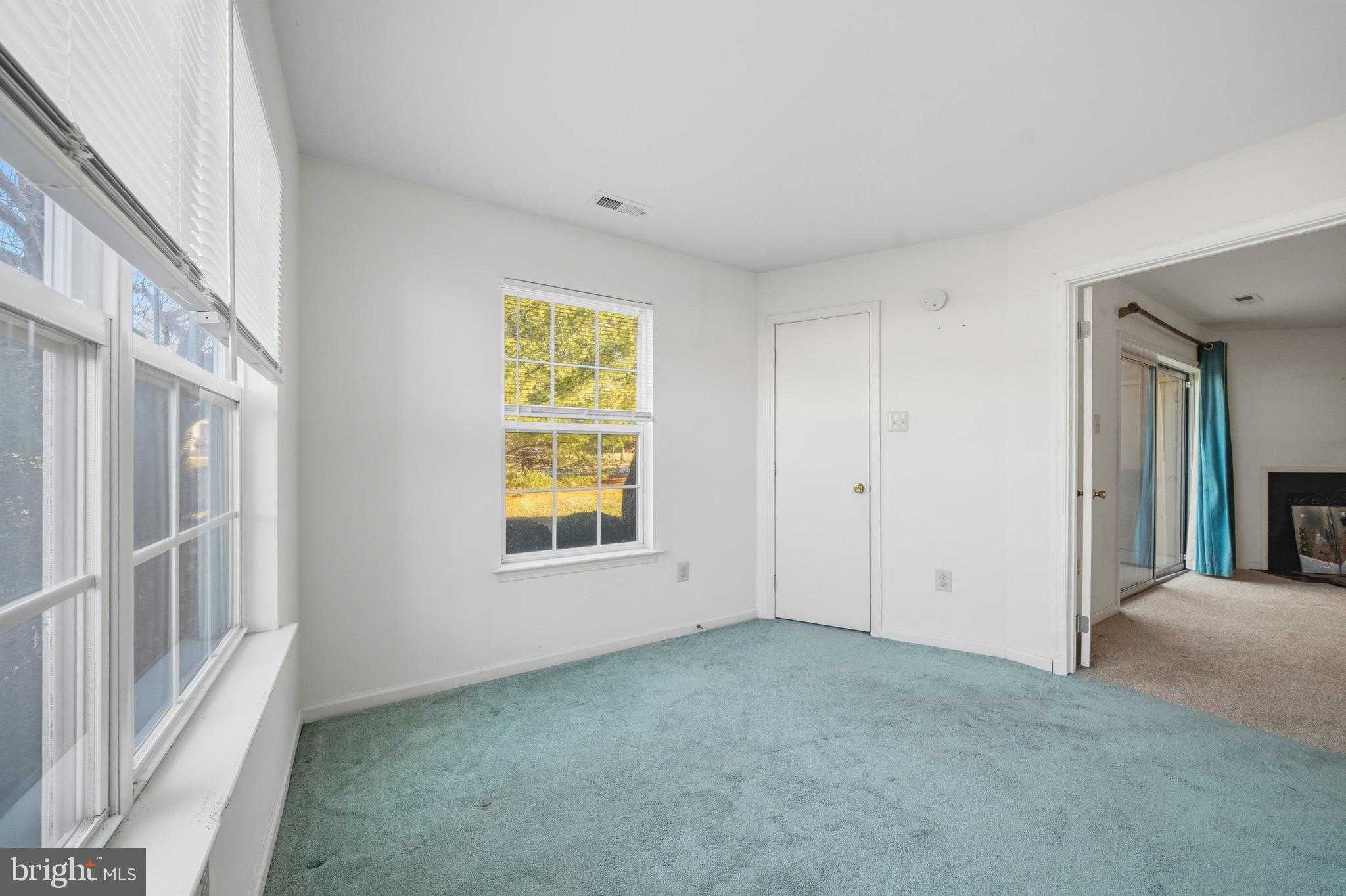 1011 Denby CT photo 11