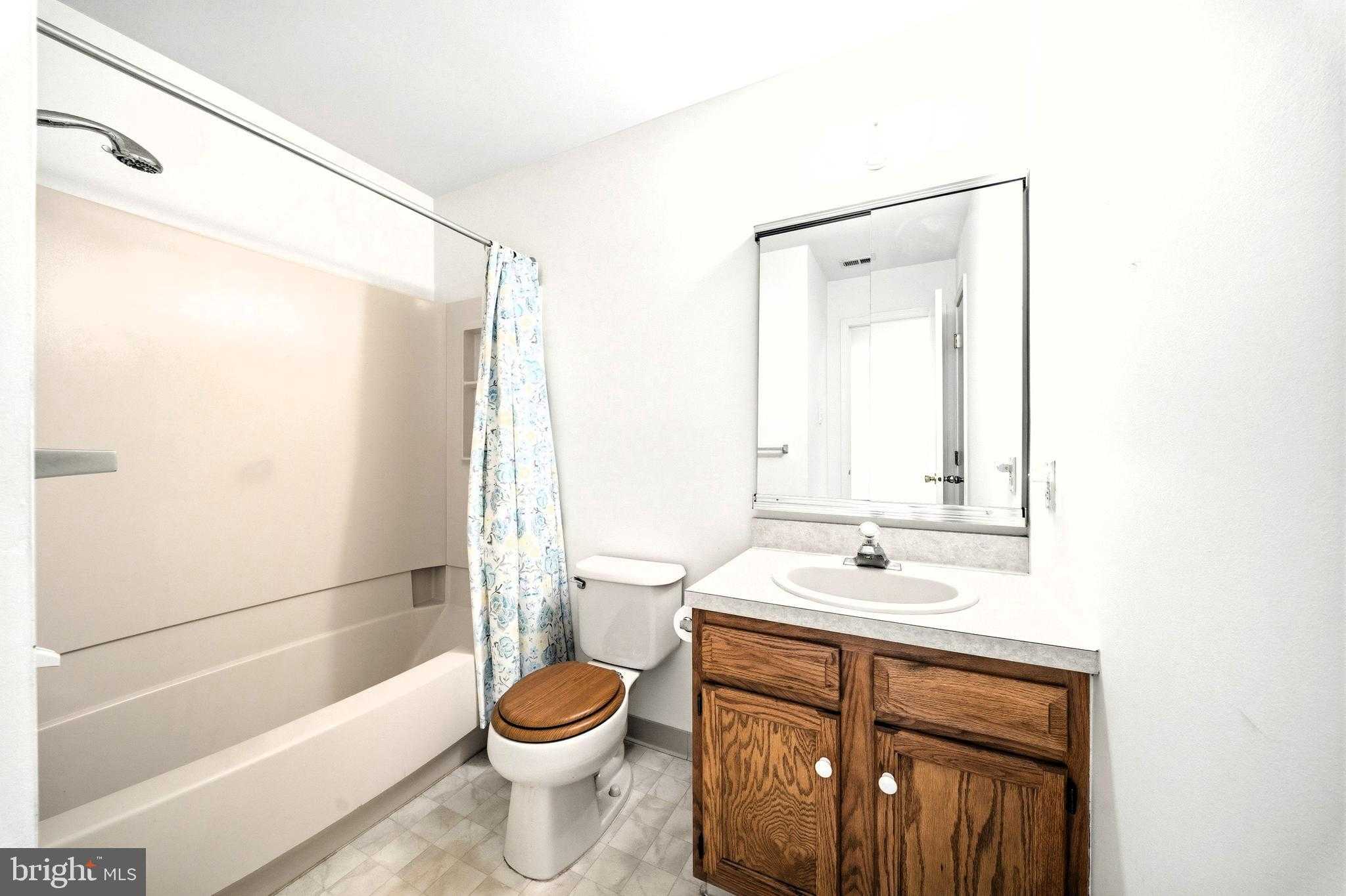 1011 Denby CT photo 19