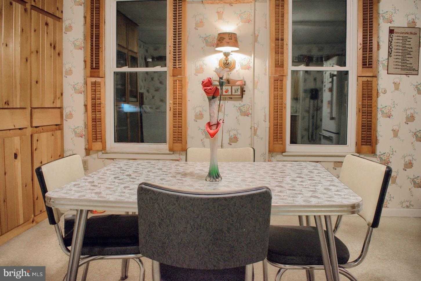 507 Liberty St photo 2