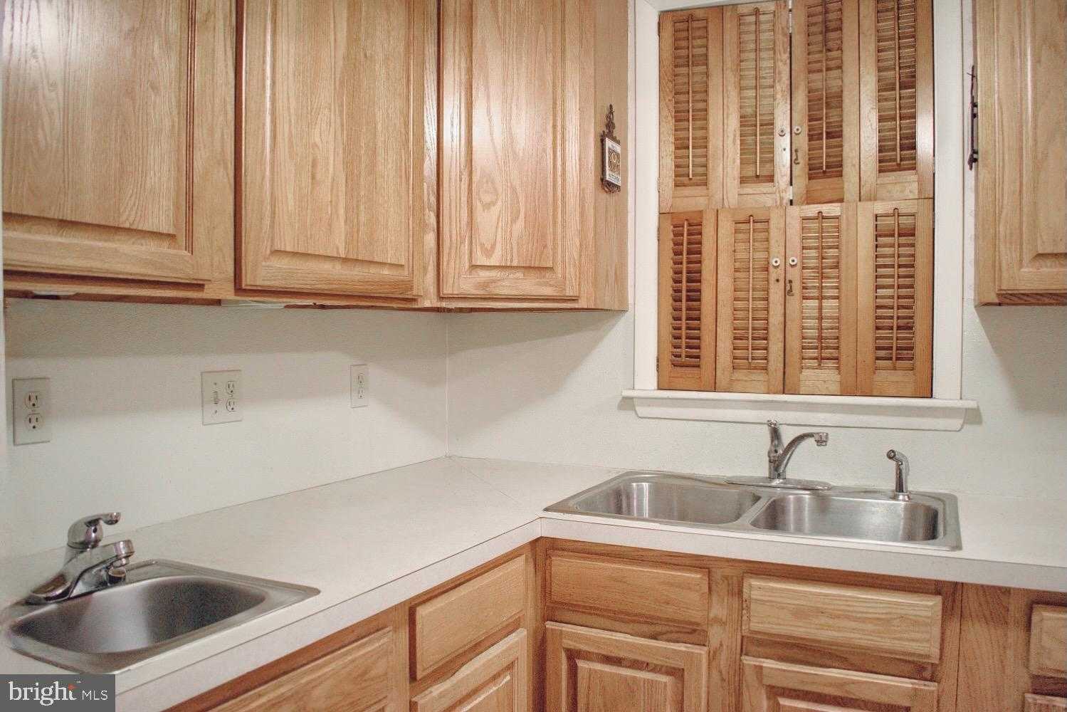 507 Liberty St photo 7