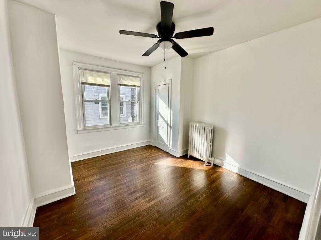 4720 Vista St photo 6