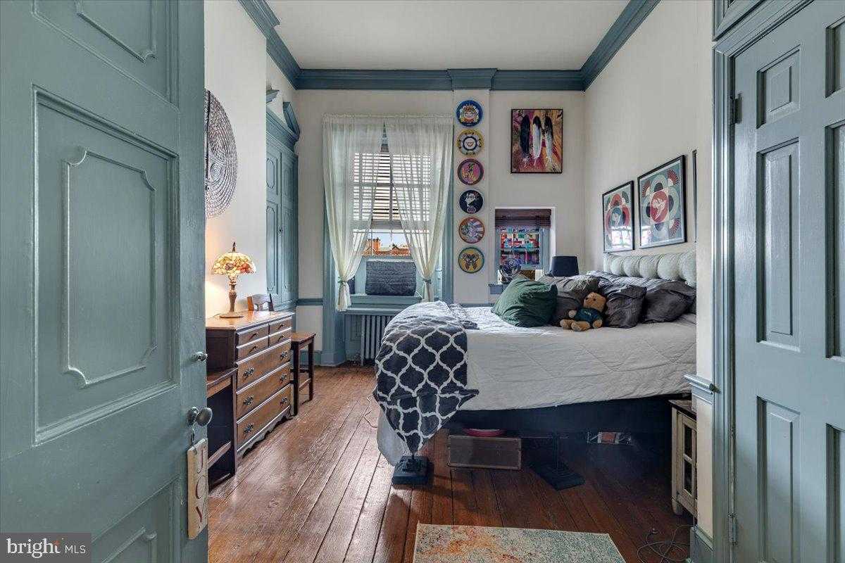 113 N Fairfax St photo 14