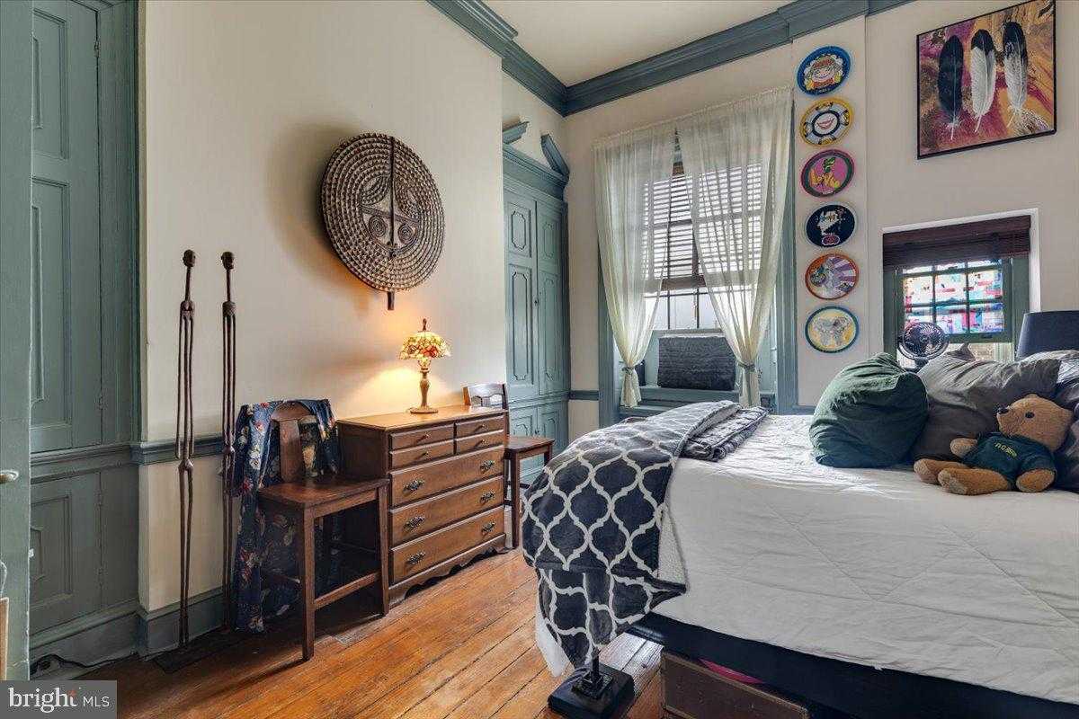 113 N Fairfax St photo 15