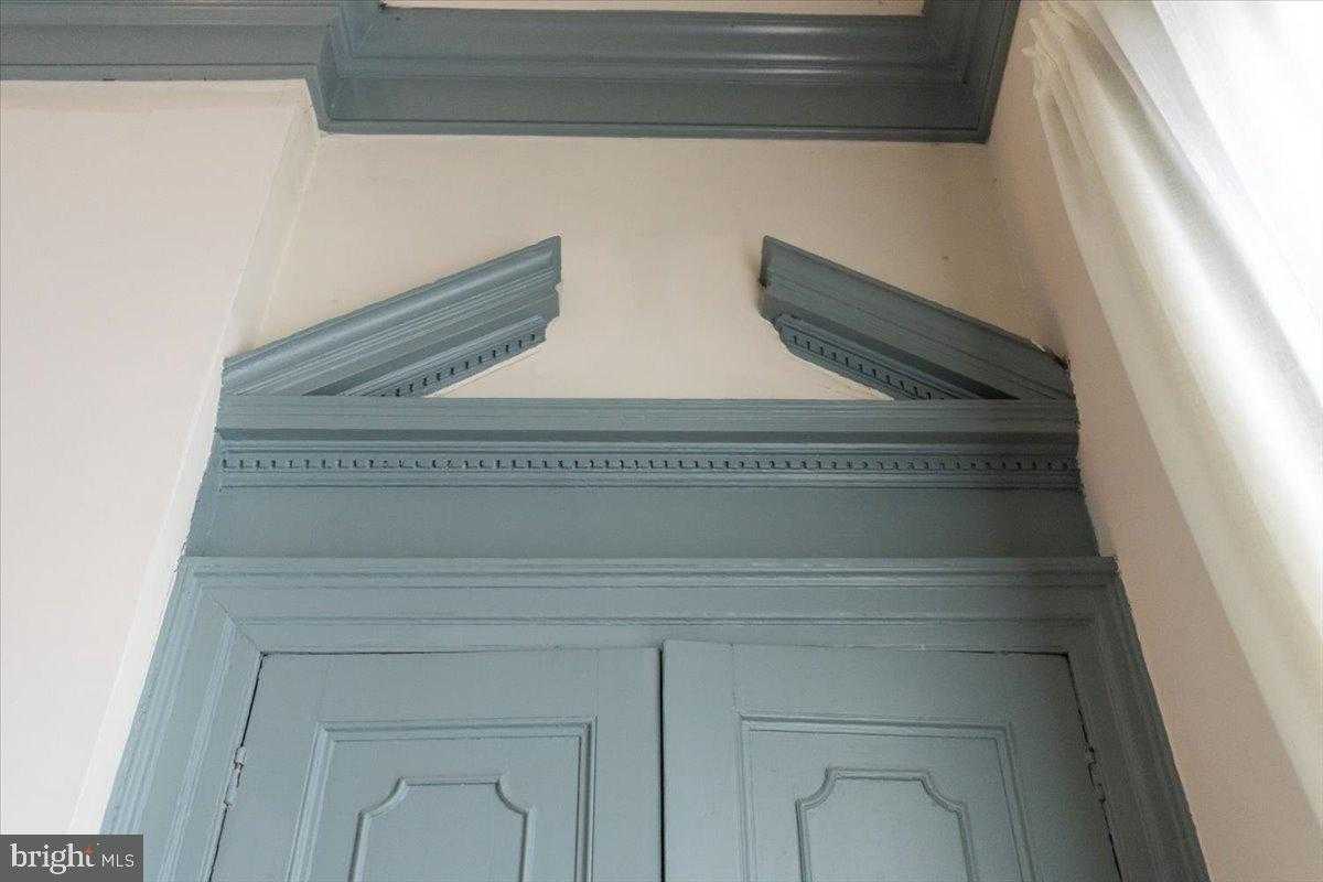 113 N Fairfax St photo 16