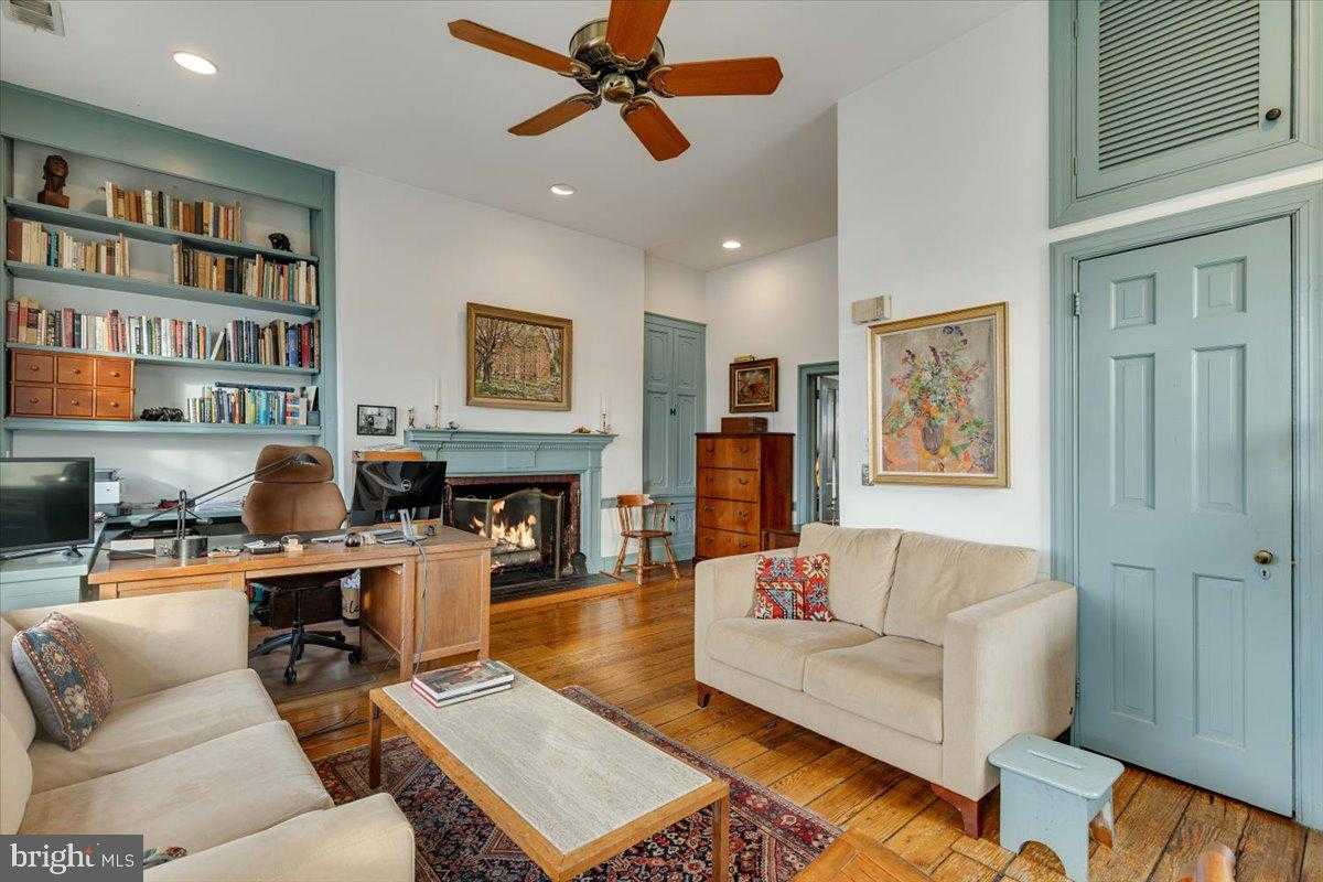 113 N Fairfax St photo 27