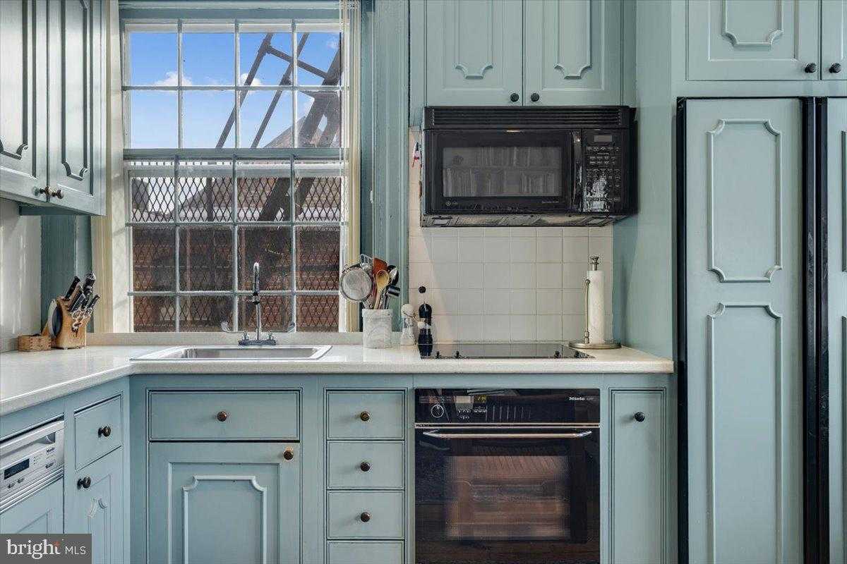 113 N Fairfax St photo 30