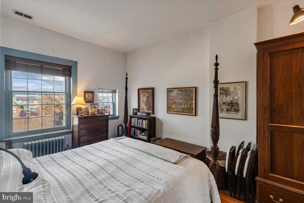 113 N Fairfax St photo 33