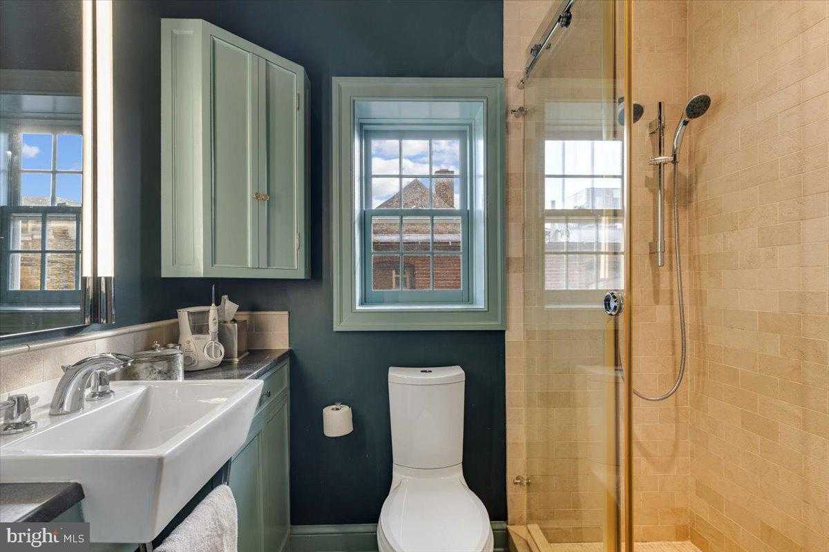 113 N Fairfax St photo 36