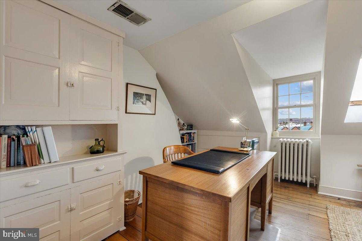 113 N Fairfax St photo 45