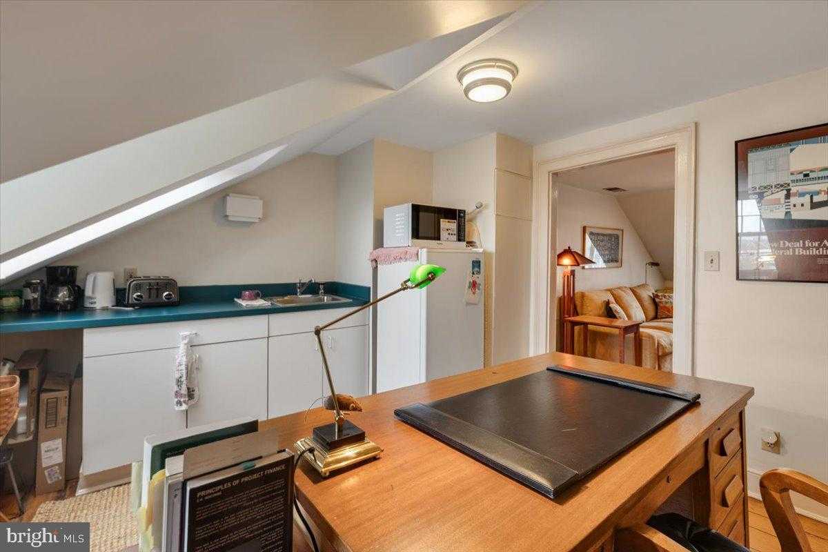 113 N Fairfax St photo 48