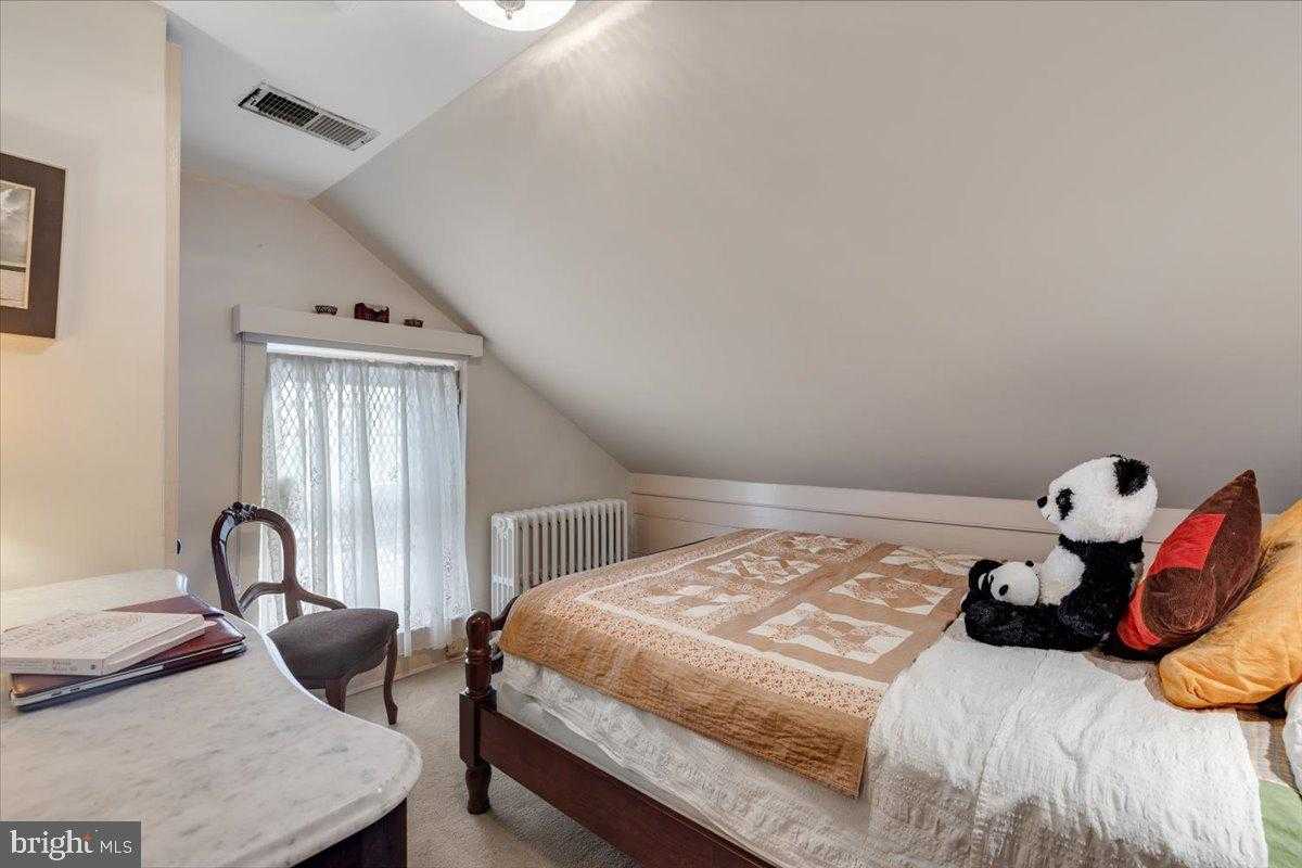 113 N Fairfax St photo 49