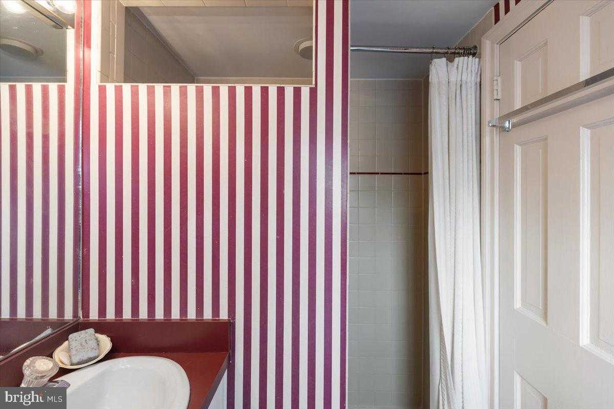 113 N Fairfax St photo 53