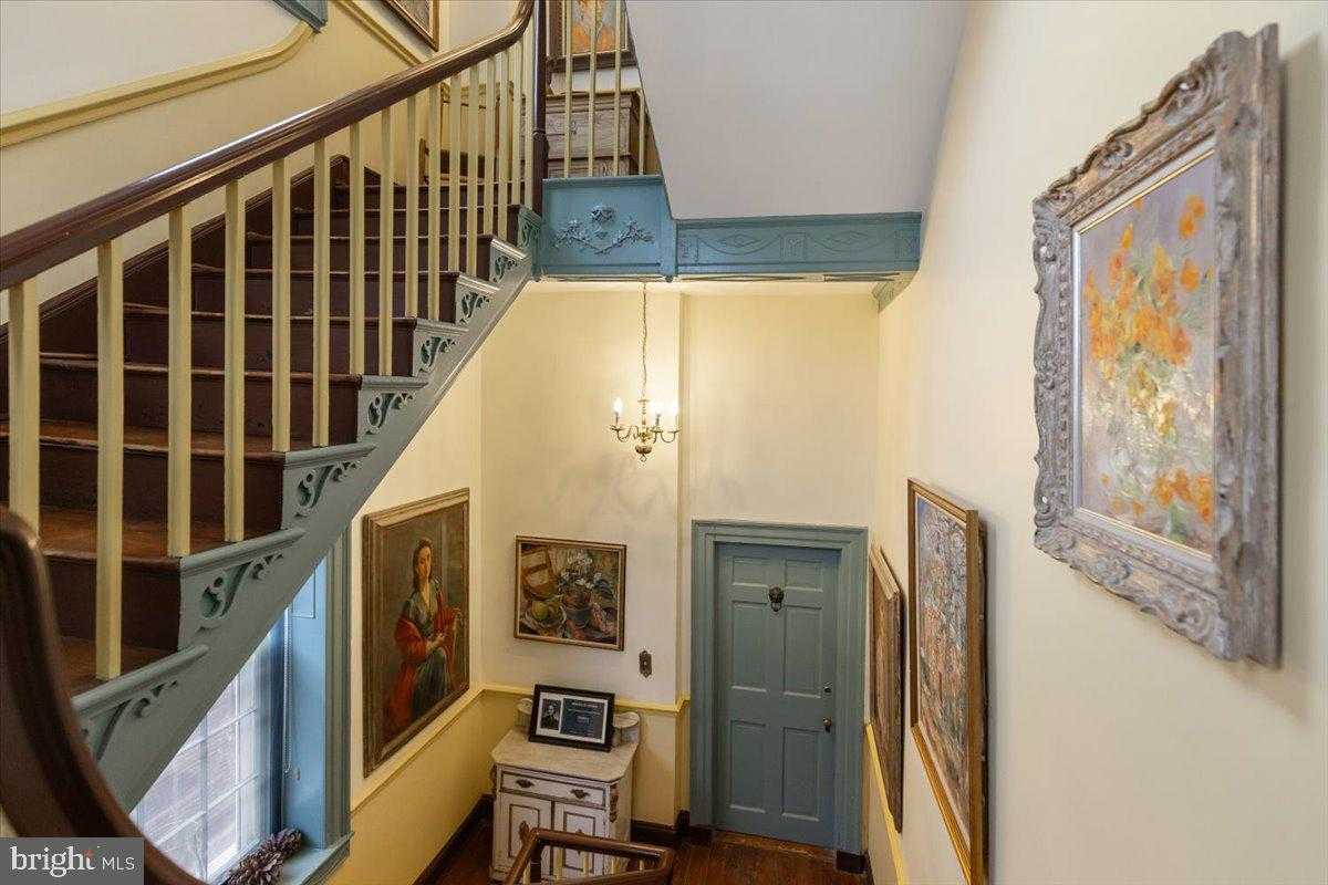 113 N Fairfax St photo 54