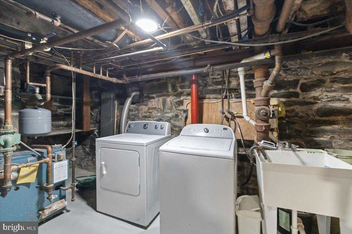 113 N Fairfax St photo 58