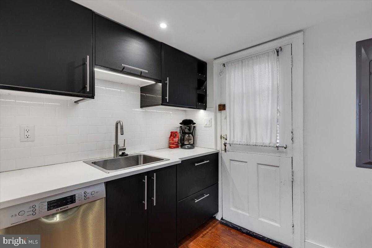 113 N Fairfax St photo 69