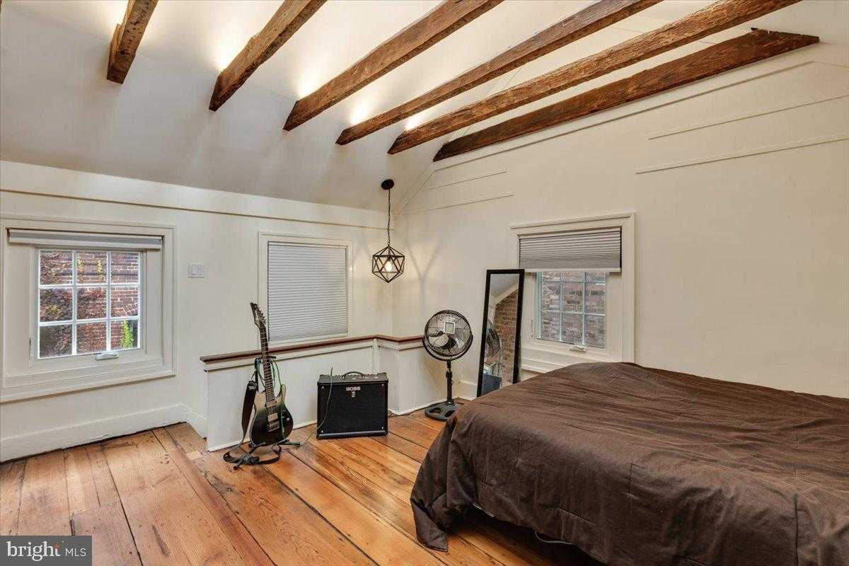 113 N Fairfax St photo 74